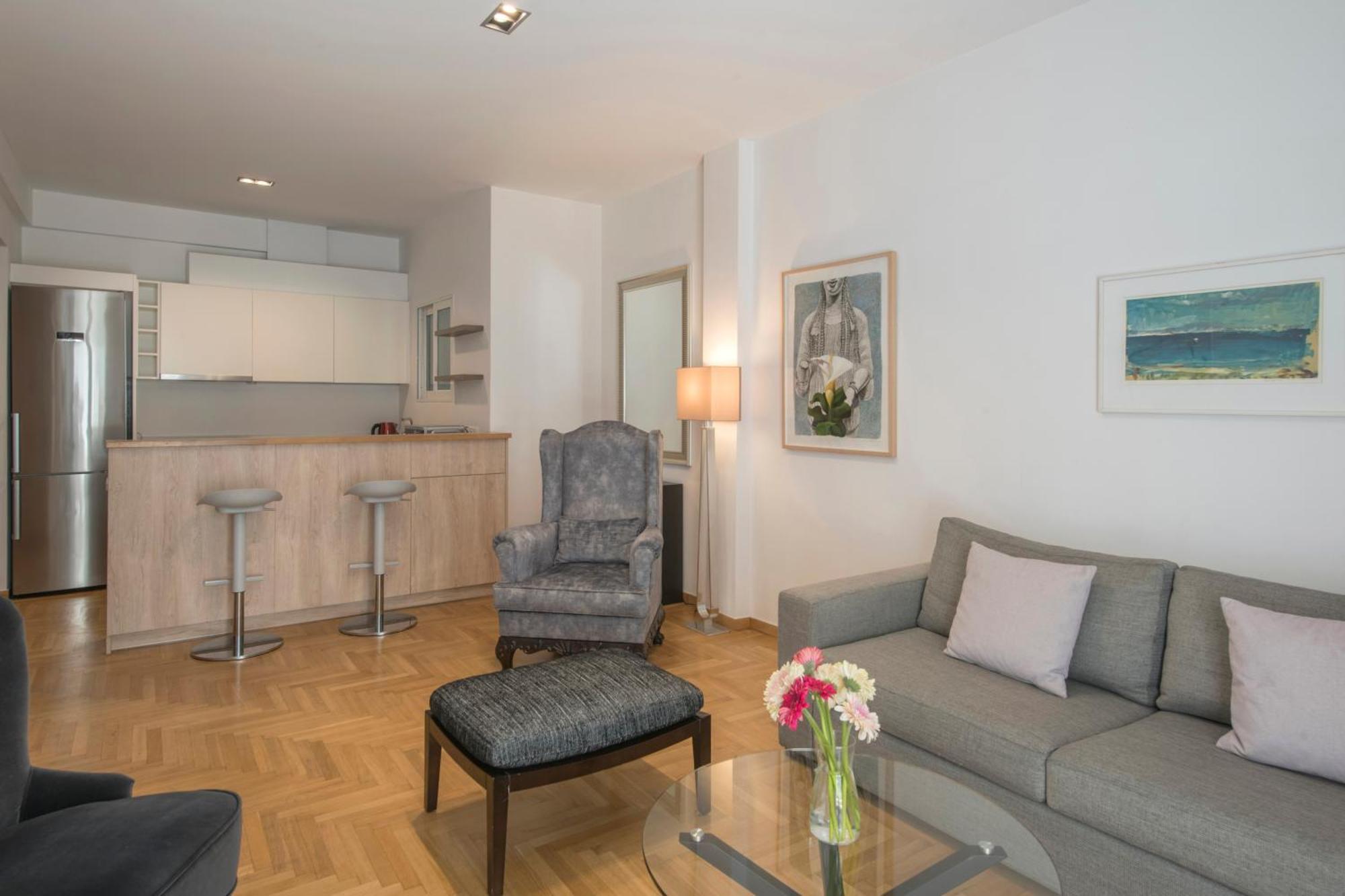 Delightful Stylish Two Bedroom Condo In Hip Area Of Central Athens Exterior photo
