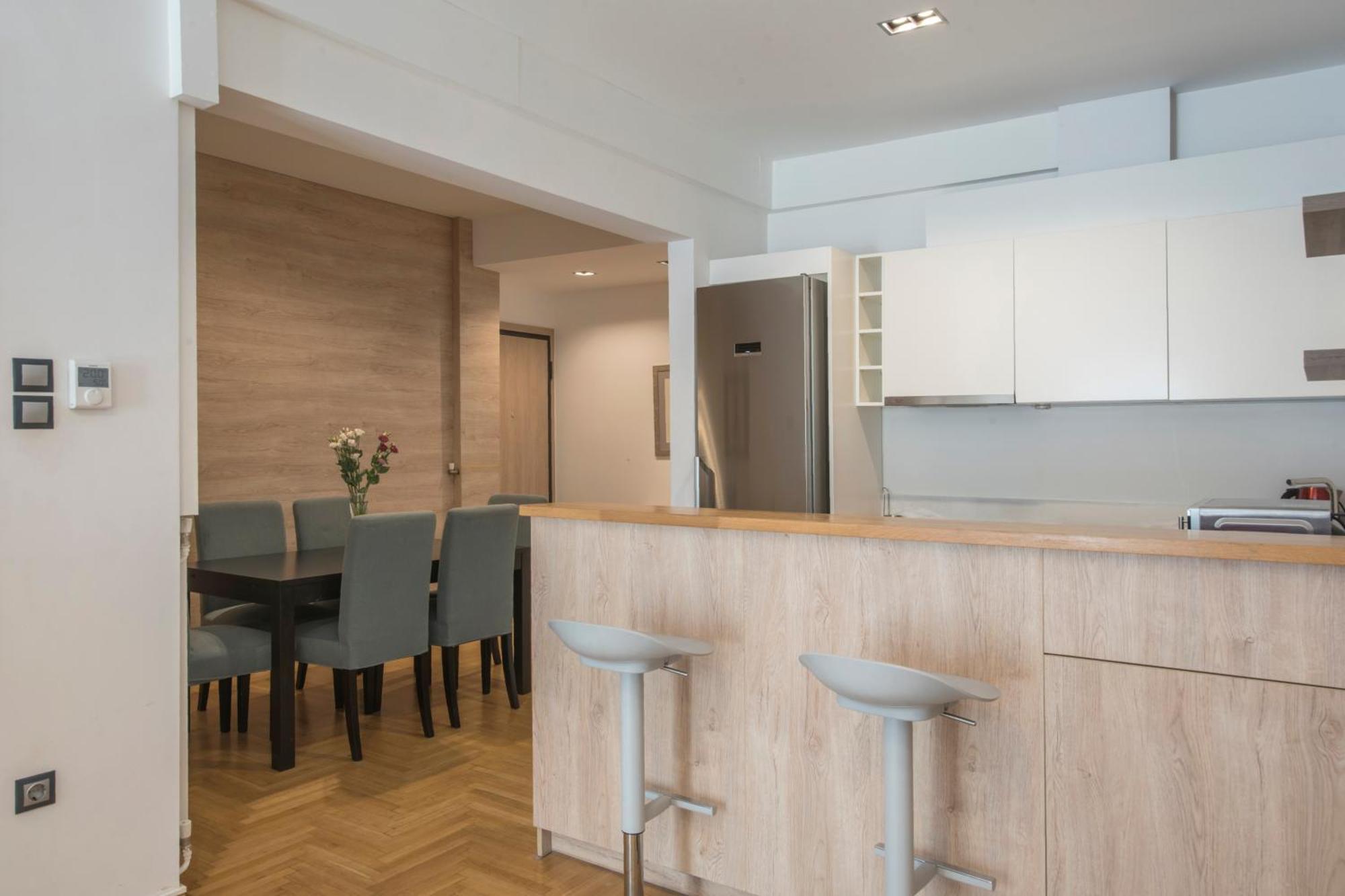 Delightful Stylish Two Bedroom Condo In Hip Area Of Central Athens Exterior photo